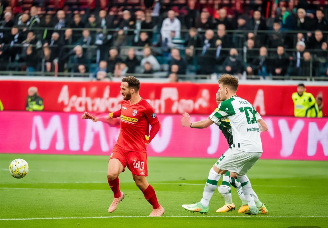 德甲积分榜：莱比锡闷平落后拜仁5分，争冠形势被动