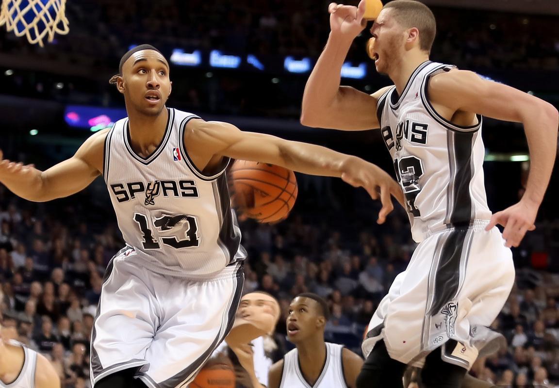 圣安东尼奥马刺队遭明尼苏达森林狼逆转，文班亚马空砍，安东尼·爱德华兹率队翻盘